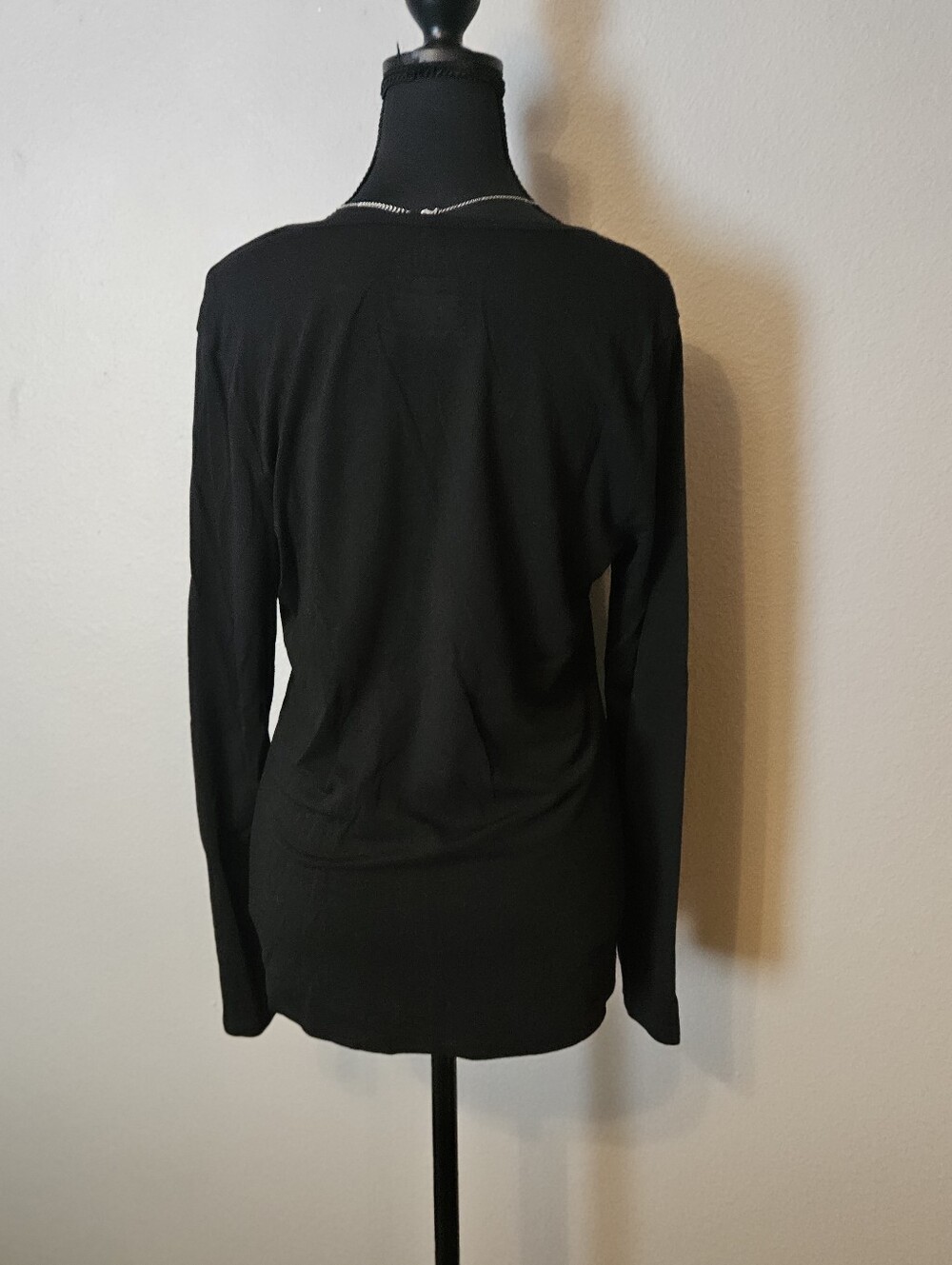Time and Tru Black V-Neck Long Sleeve Top Women's Medium - Picture 2 of 4